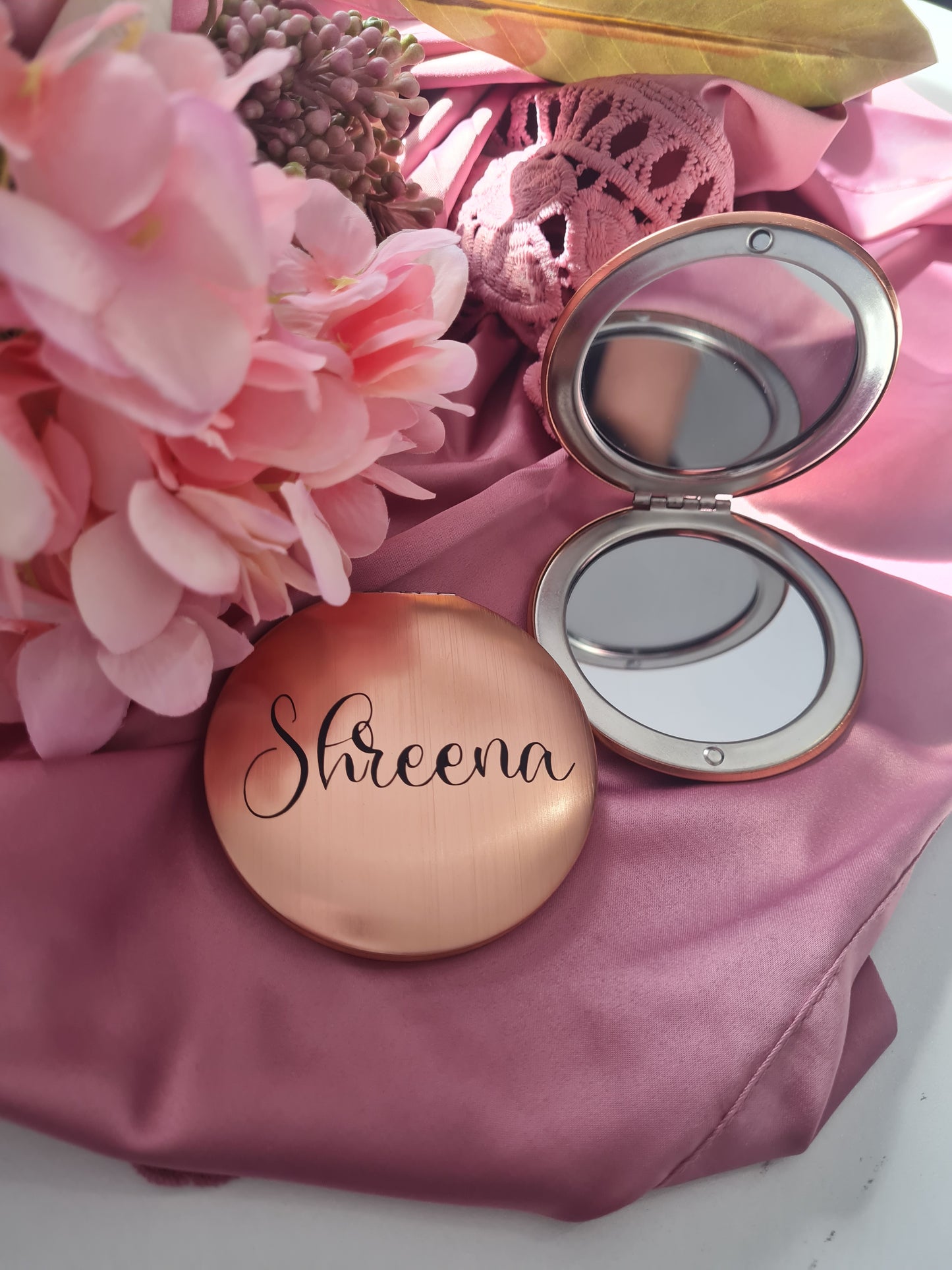 Compact Mirror