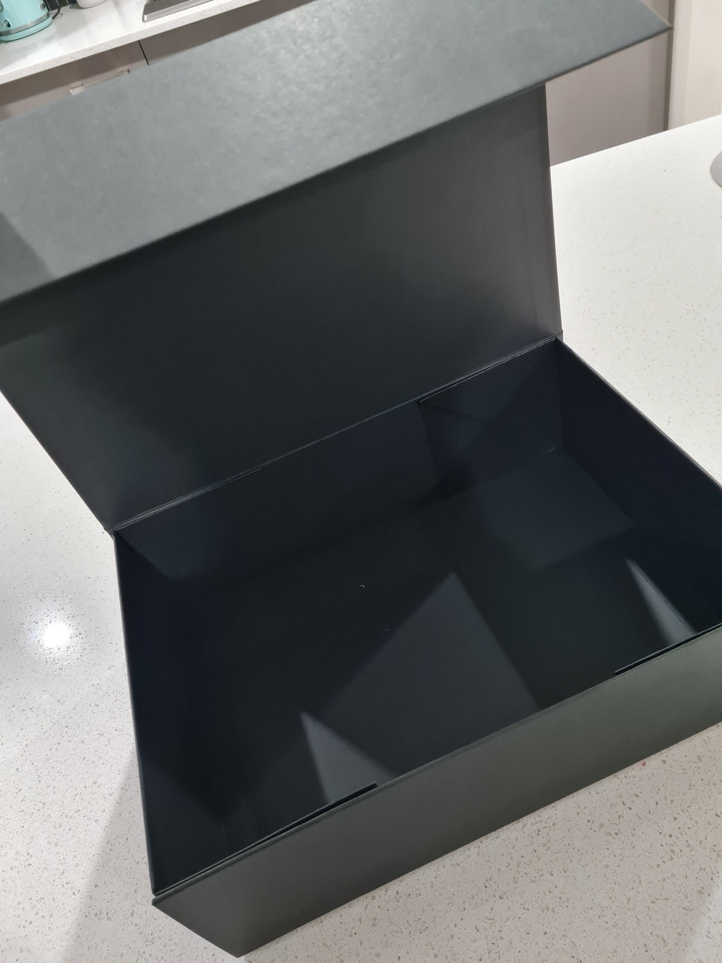 SECONDS Magnetic gift box - "Name" small design