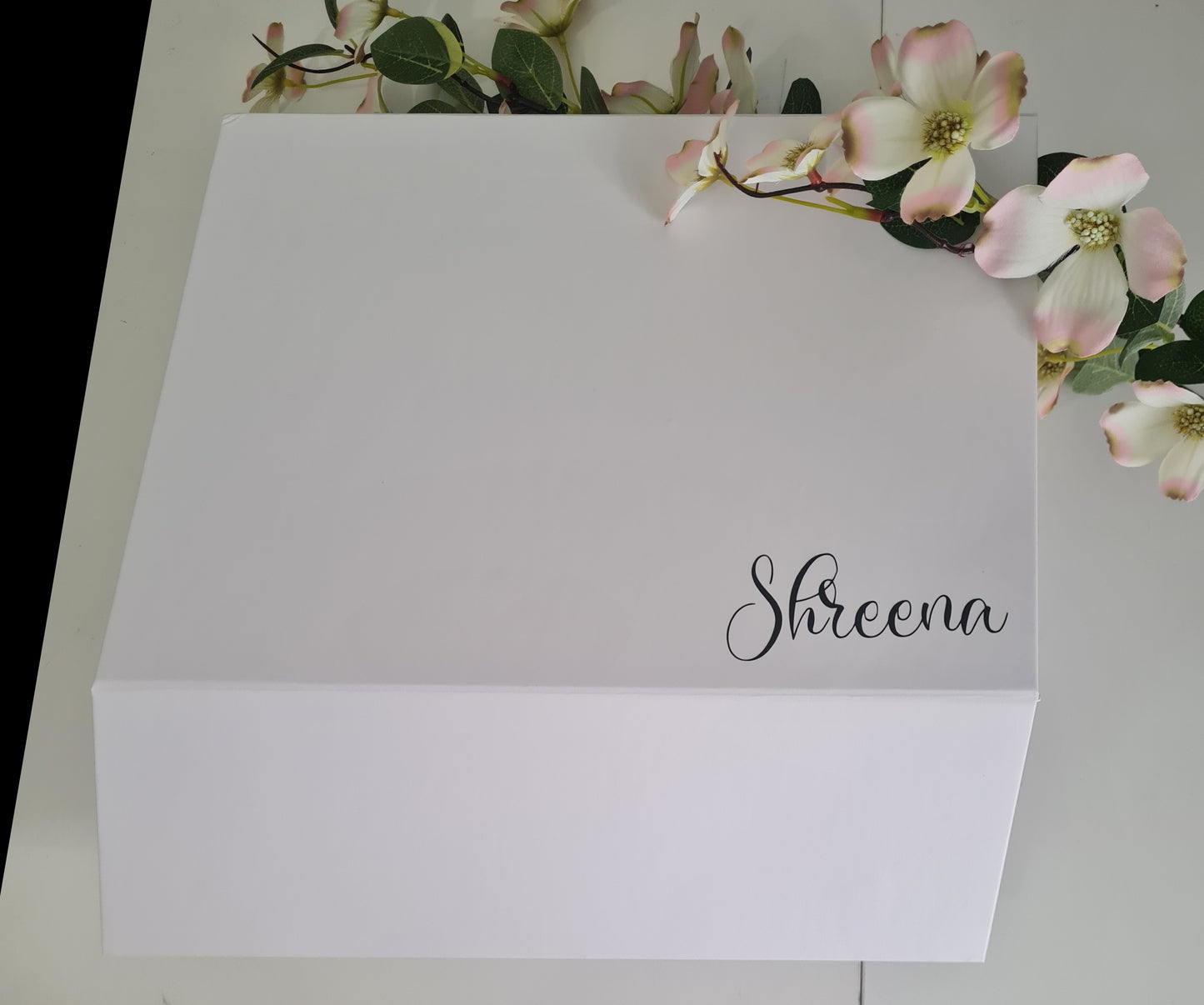 SECONDS Magnetic gift box - "Name" small design