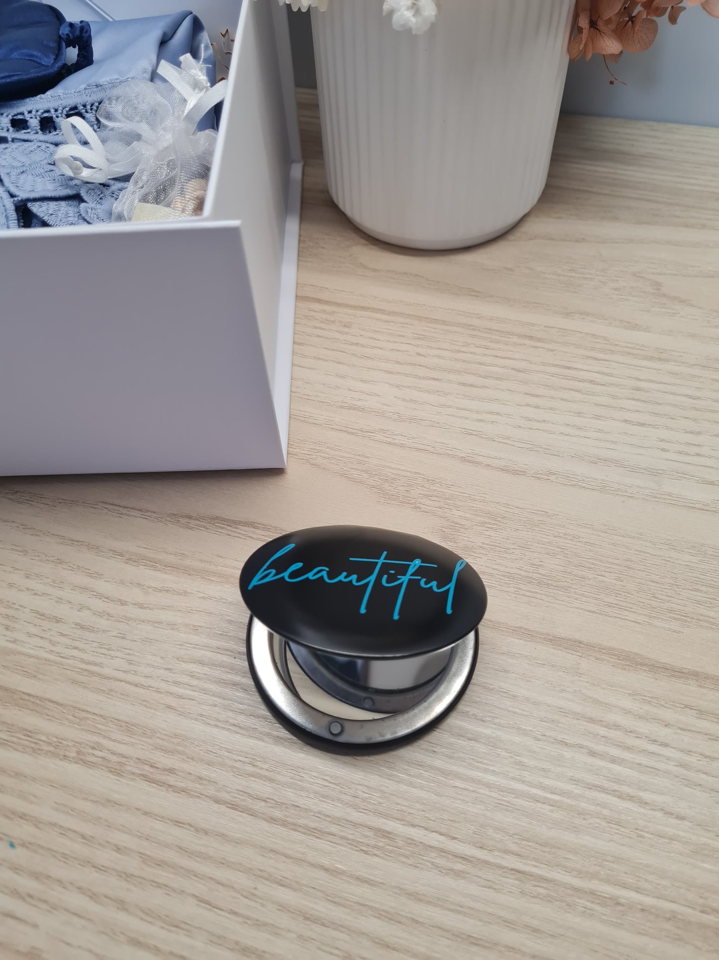 Compact Mirror